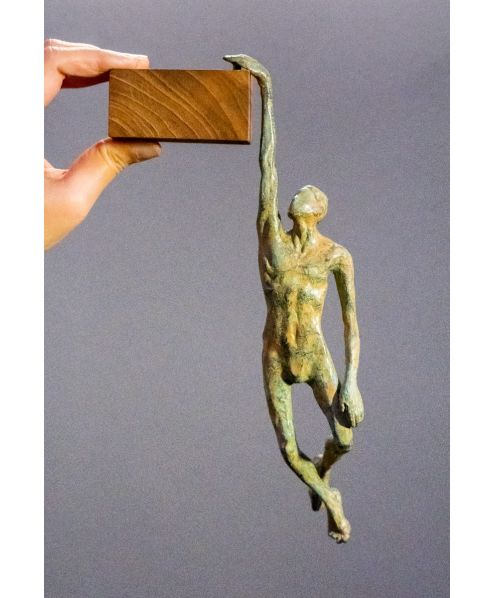 Dangling man (green)