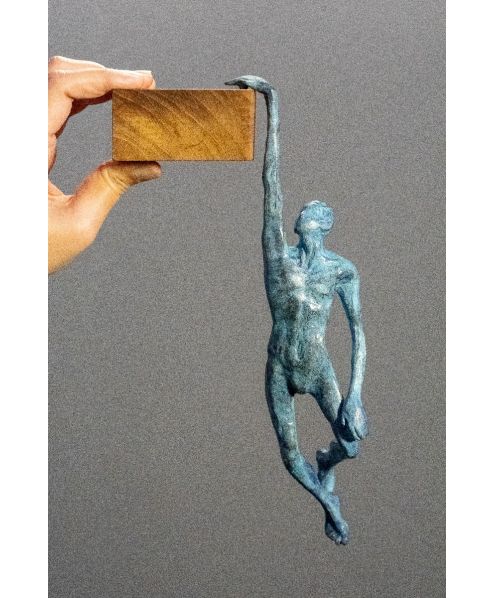 Dangling man (blue)